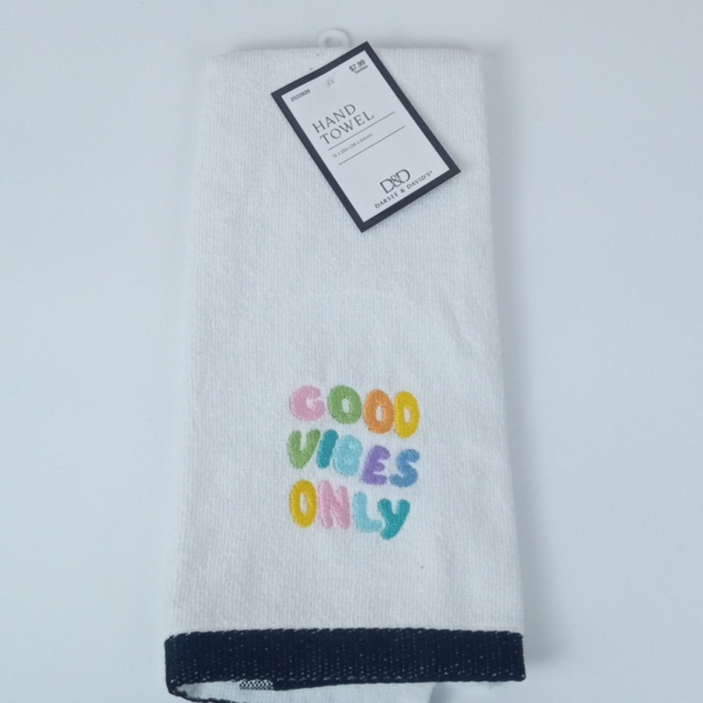 🏠 D&D White Hand Towel - "Good Vibes Only" Embroidery